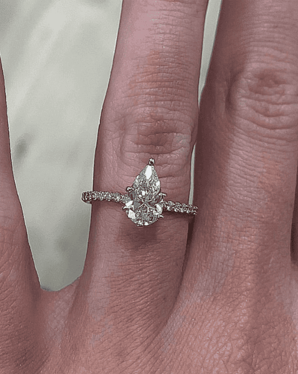 Winter Jewelry’s pear-shaped diamond ring shows elegance and is a unique choice for someone who appreciates fine jewelry.