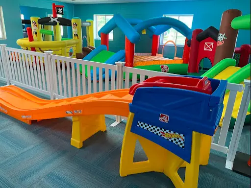 A fun kids’ play area is located next to Winter Jewelry in Williamsville, New York, perfect for families shopping together.